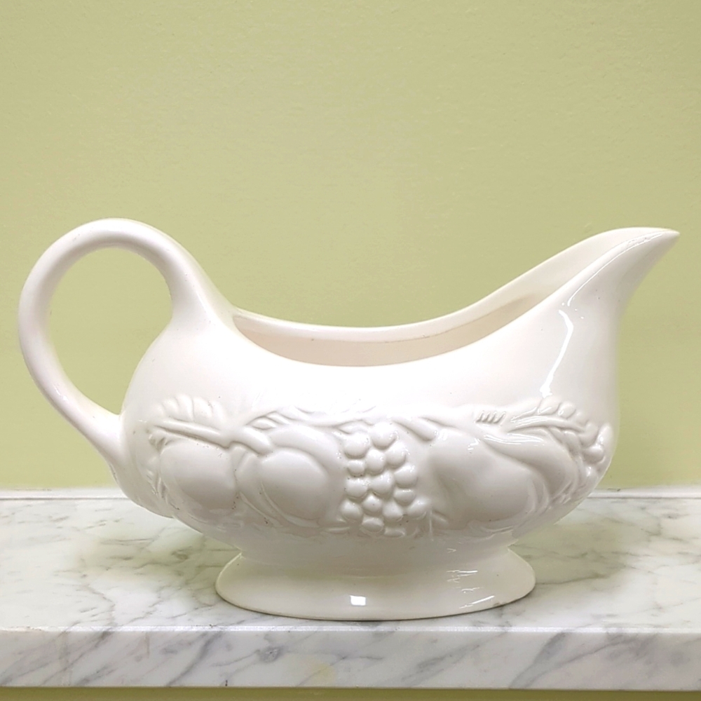 Nature gravy boat, white